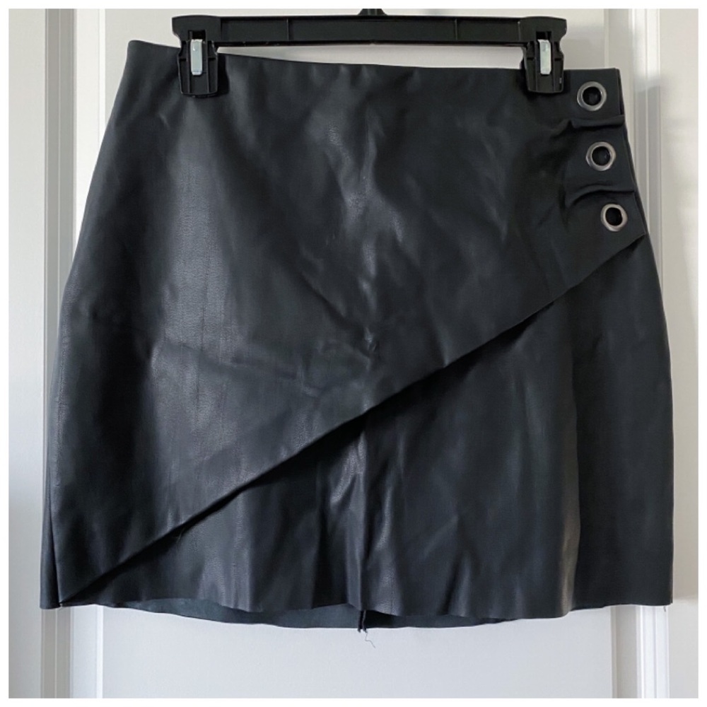 Faux leather mini skirt
